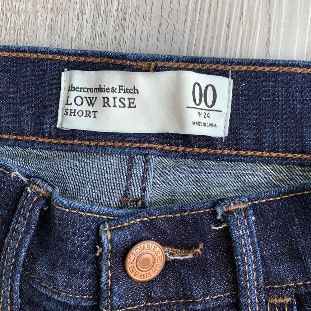 A&F Low Rise Shorts - Picture 2 of 3